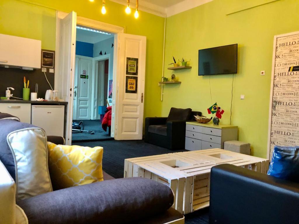 Spacious Tuzlaks Apartments Sarajevo Ferhadija Εξωτερικό φωτογραφία